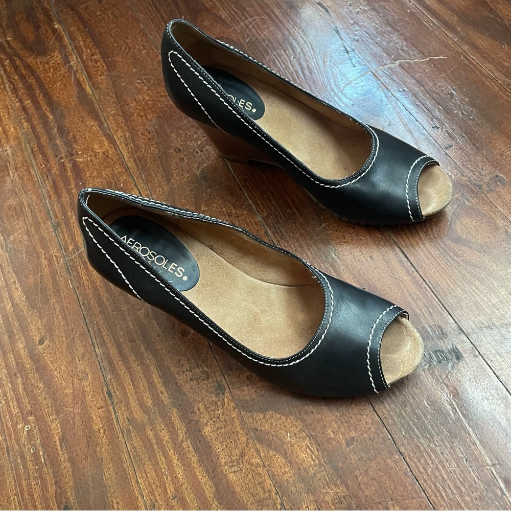 Aerosoles Black Leather Wedge Peek Toe Heels Size 7M